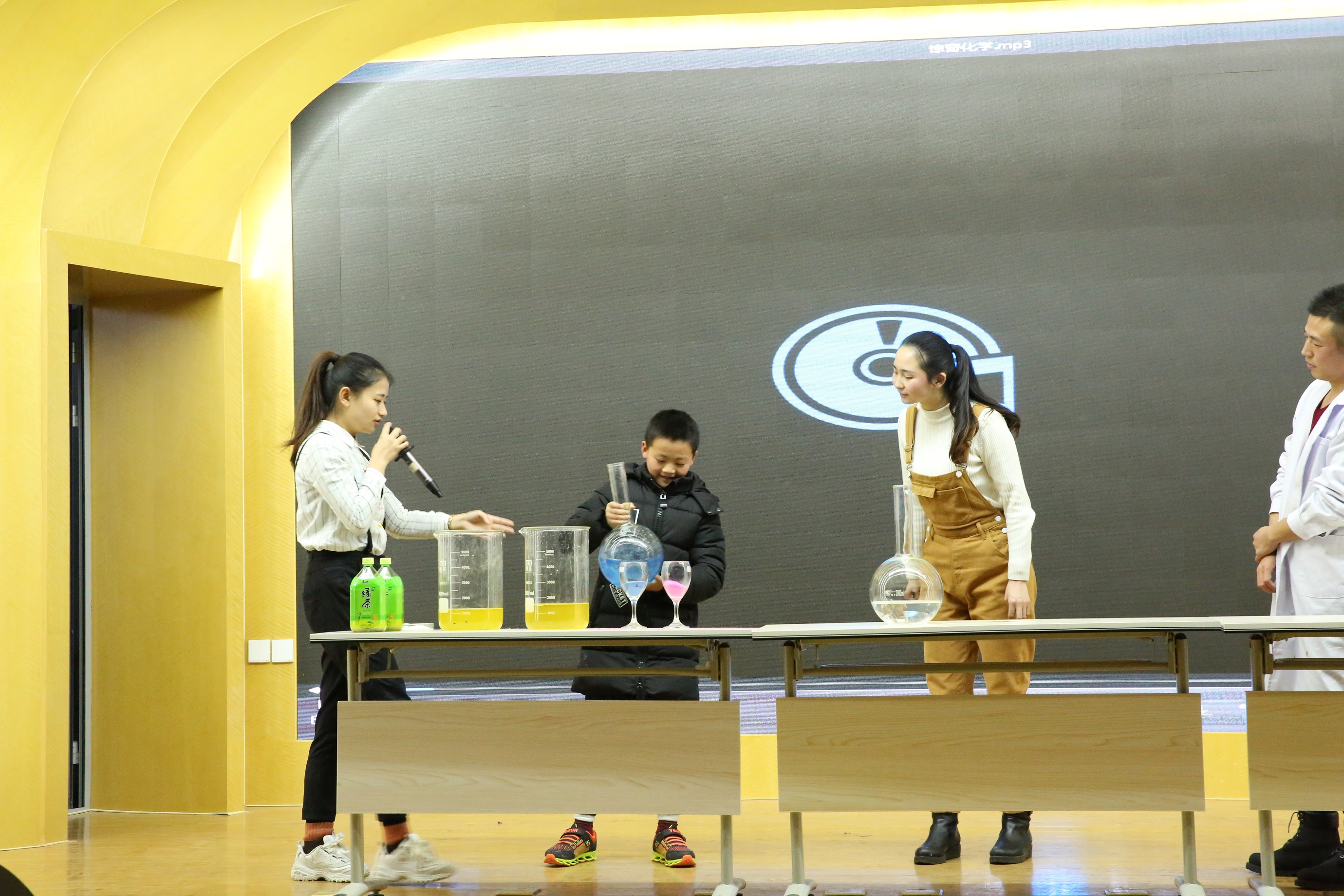 生活科普类节目开场白:用这5个技巧抓住观众注意力,提升3倍留存率 生活科普类节目开场白:用这5个技巧抓住观众注意力,提升3倍留存率