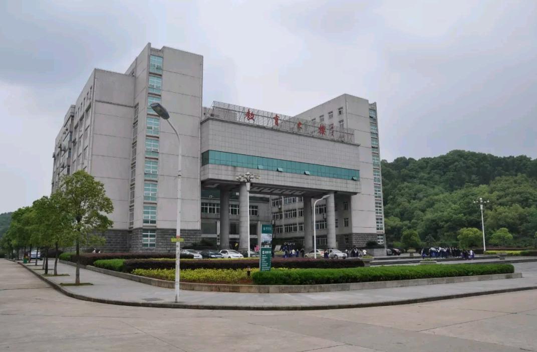 适合科普视频的背景音乐:让科学知识生动易懂的秘密武器 适合科普视频的背景音乐:让科学知识生动易懂的秘密武器