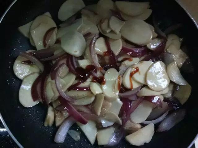 生活百科日常小知识:轻松解决煮鸡蛋、切洋葱、洗油渍等烦恼,提升生活效率与快乐 生活百科日常小知识:轻松解决煮鸡蛋、切洋葱、洗油渍等烦恼,提升生活效率与快乐